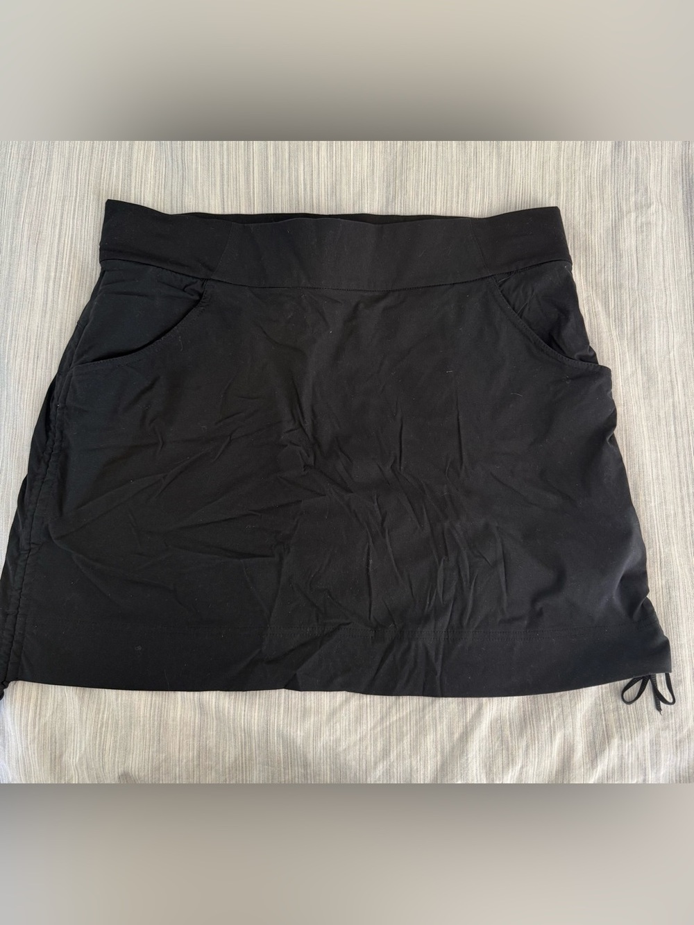 Columbia brand Black Active Skort with Side Pockets size L